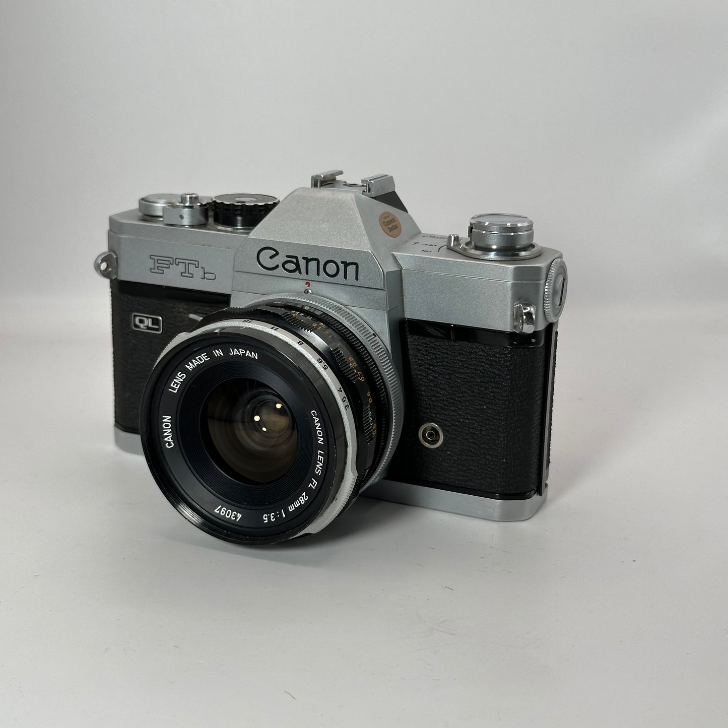 Canon FTb ink. 28mm f/3.5