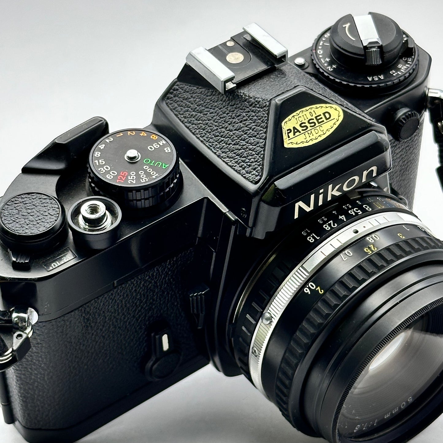 Nikon FE Schwarz inkl. Nikkor 50mm f/1.8 E (Pancake)