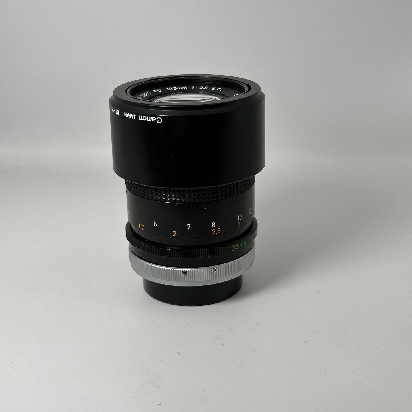 Canon FD 135mm f/3.5 SC lens hood